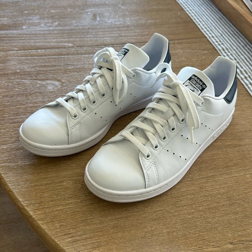 Stan Smith Adidas Women’s size 9